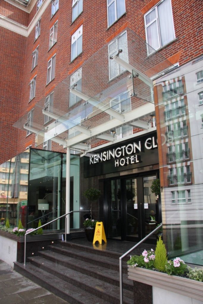 C2590KensingtonCloseHotelLondon Unique Metal and Glass